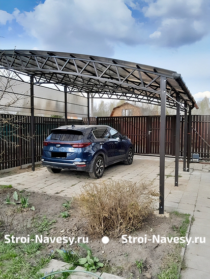 Навес из поликарбоната односкатный для автомобилей