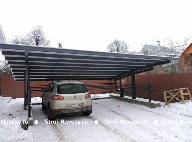 Односкатный навес с поликарбонатом для 2х авто